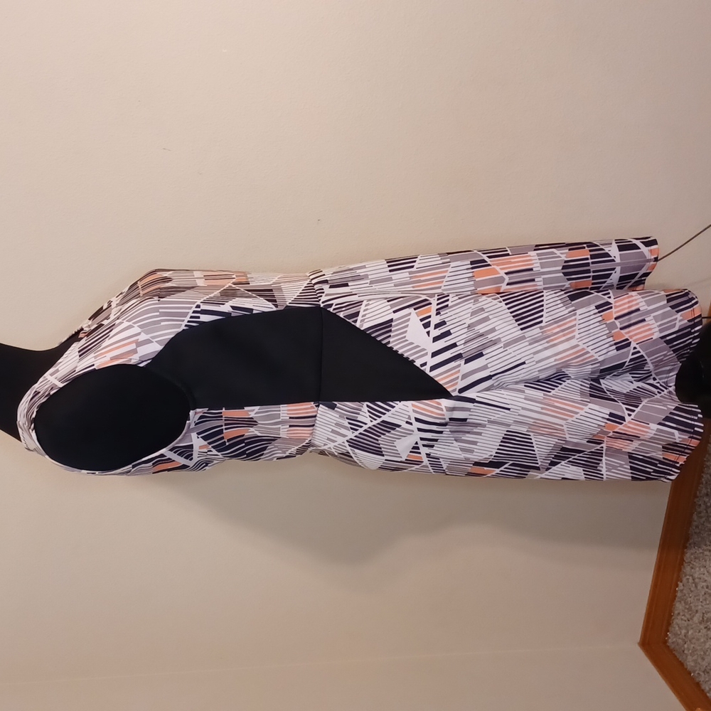 Geometric print Midi Dress - Picture 2 of 6